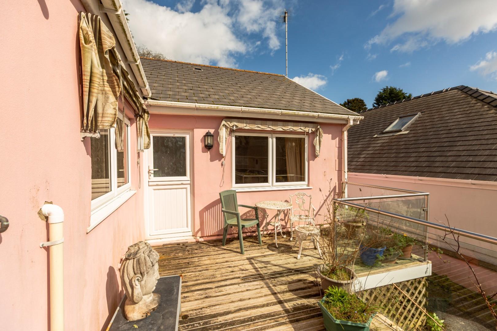 Plunch Lane, Mumbles, Swansea, SA3 4JE